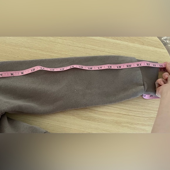 ALO Yoga Taupe Cropped Hoodie - Picture 6 of 6